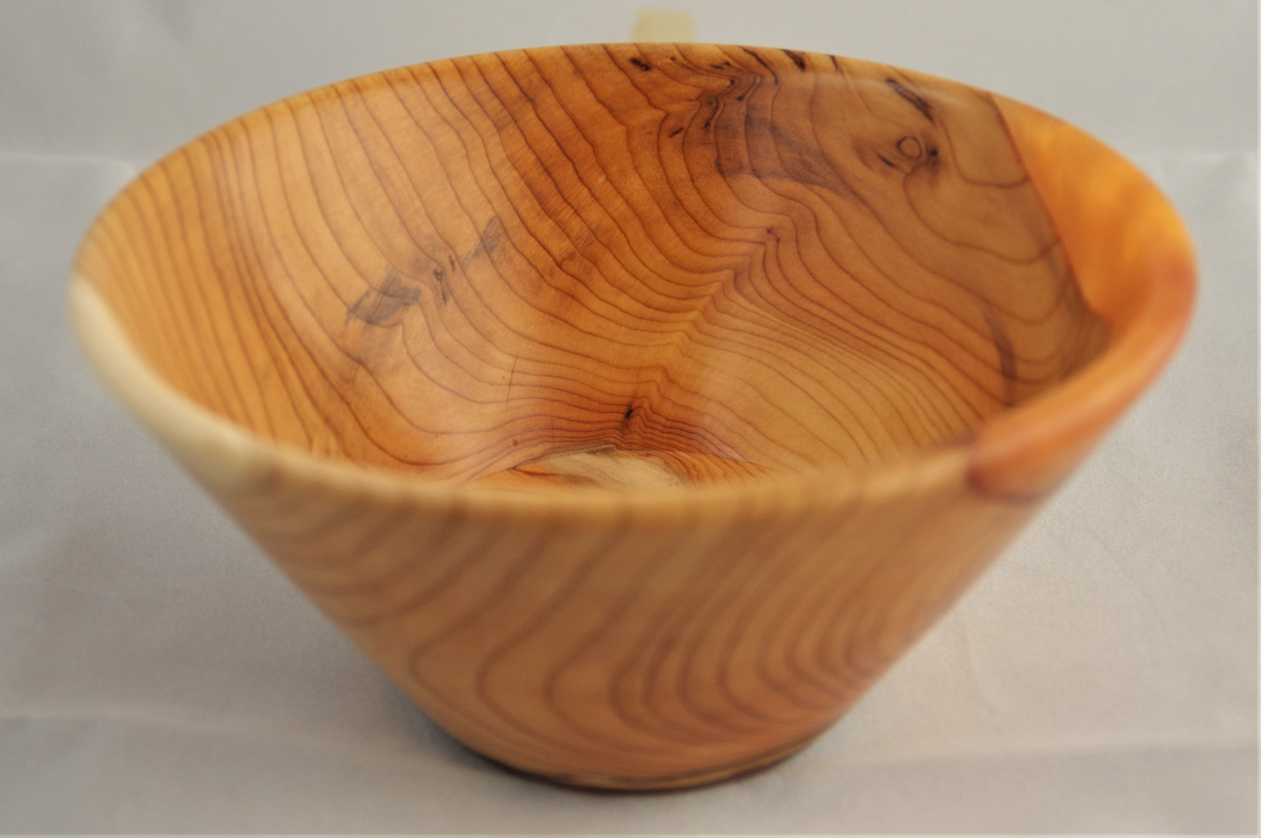 Sycamore and golden resin bowl