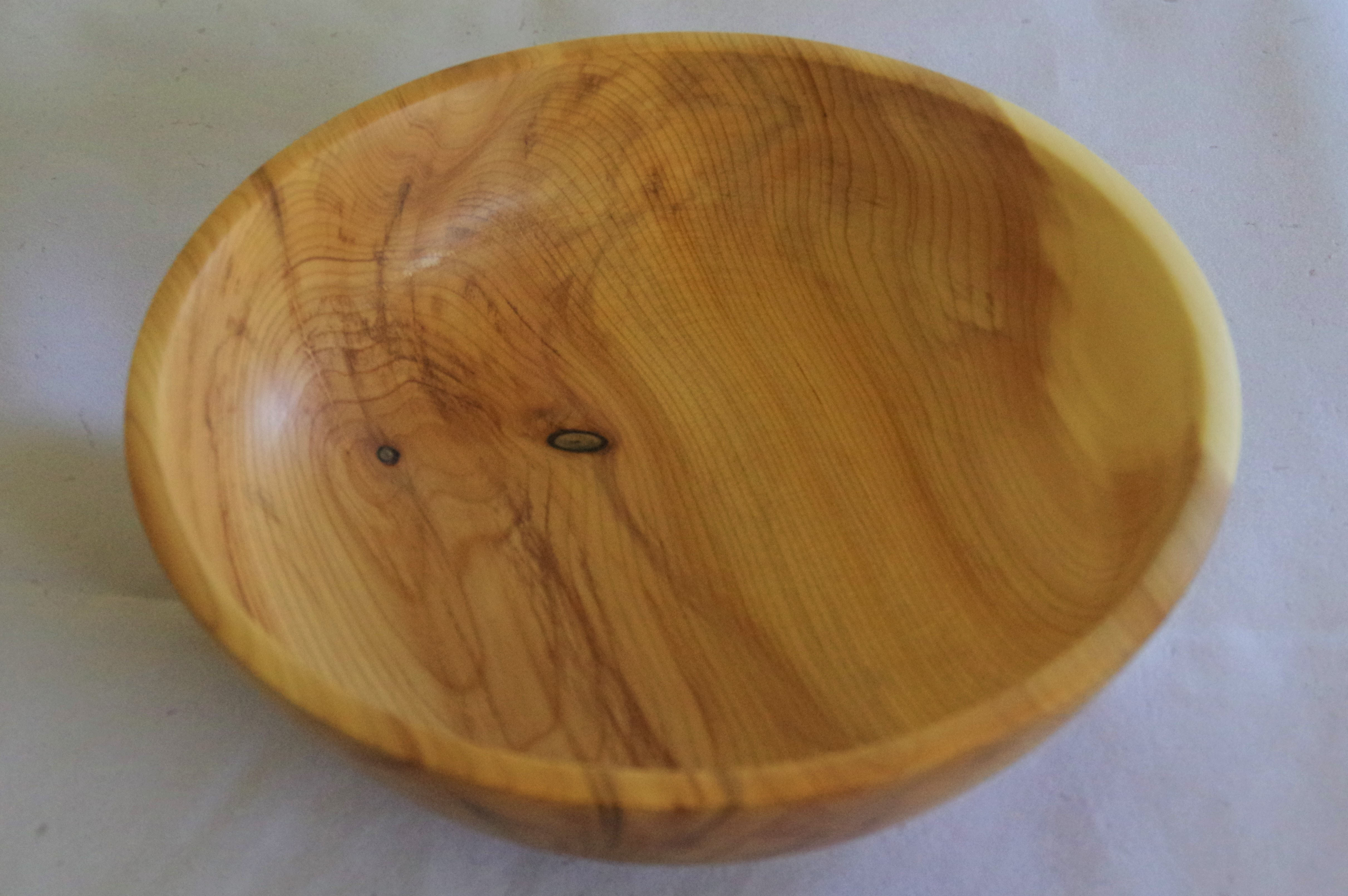 Yew medium bowl with grain